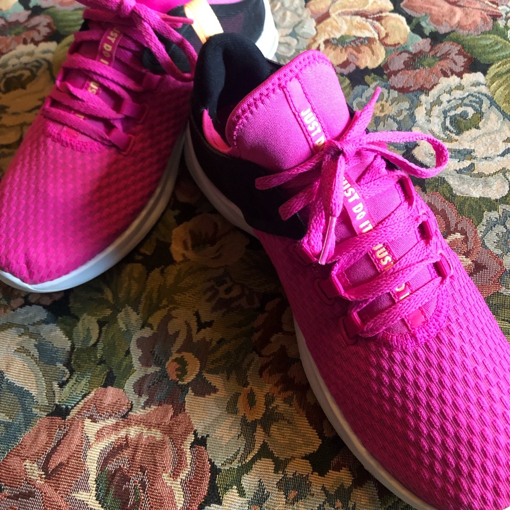 NIKE AIR MAX BELLA shoes - Picture 2 of 7